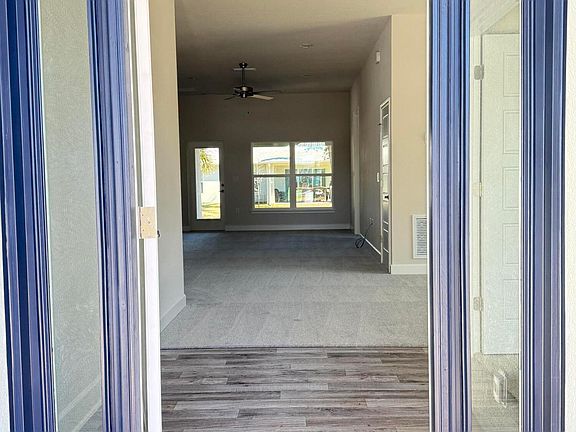 3rd image of 302 Quarry Ln