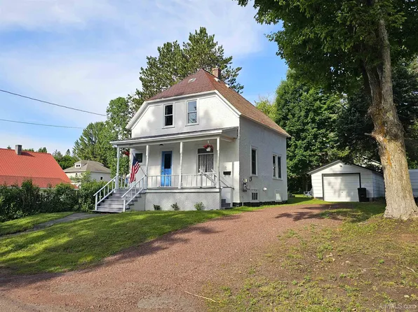 1414 Front St, Lake Linden, MI 49945