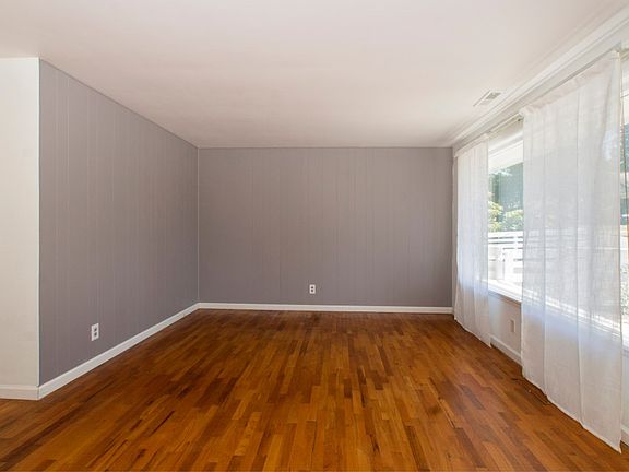 5th image of 1502 Union Ave SE