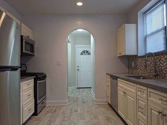 4th image of 4350 N Cicero Ave #4807-1E