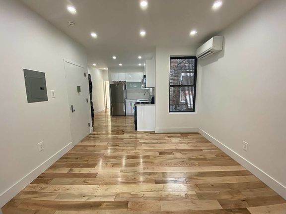3rd image of 496 Marion St Floor 1