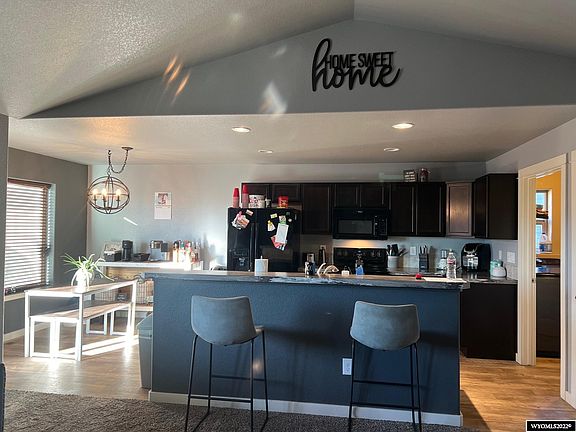 3rd image of 713 Camp Davis Cir