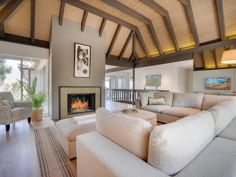 8143 La Jolla Scenic Dr N — Photo 5