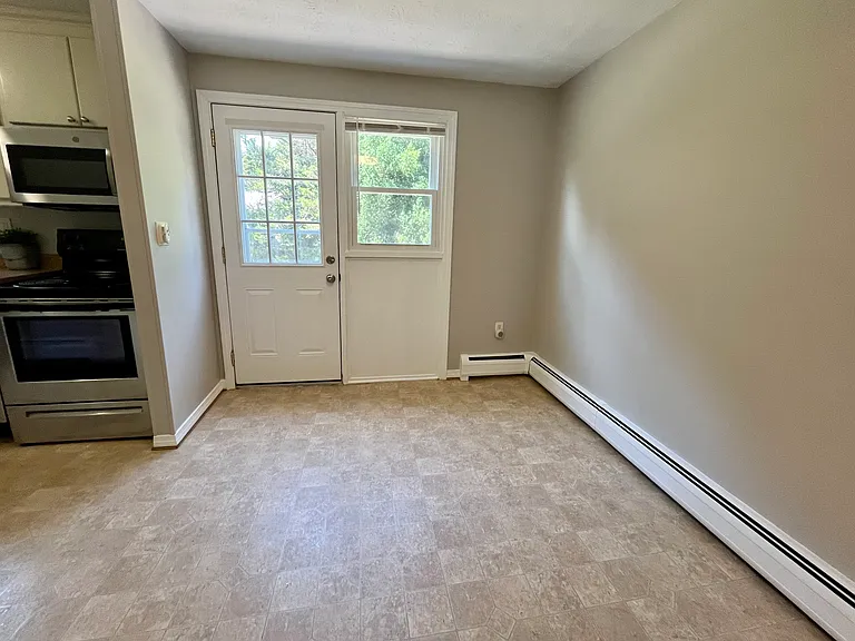 38 Franklin St #2 — Photo 5