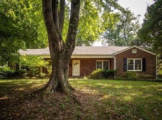 4024 Brownlee Rd, Saint Matthews, KY 40207