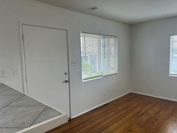 5th image of 1919 Vanderbilt Ln #356-C