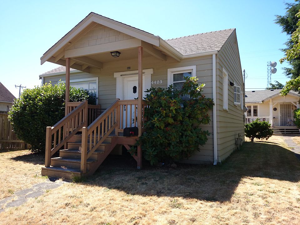 1st image of 4423 42nd Ave SW