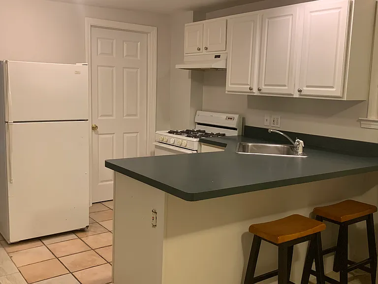 7 Glover Ct #1 — Photo 2