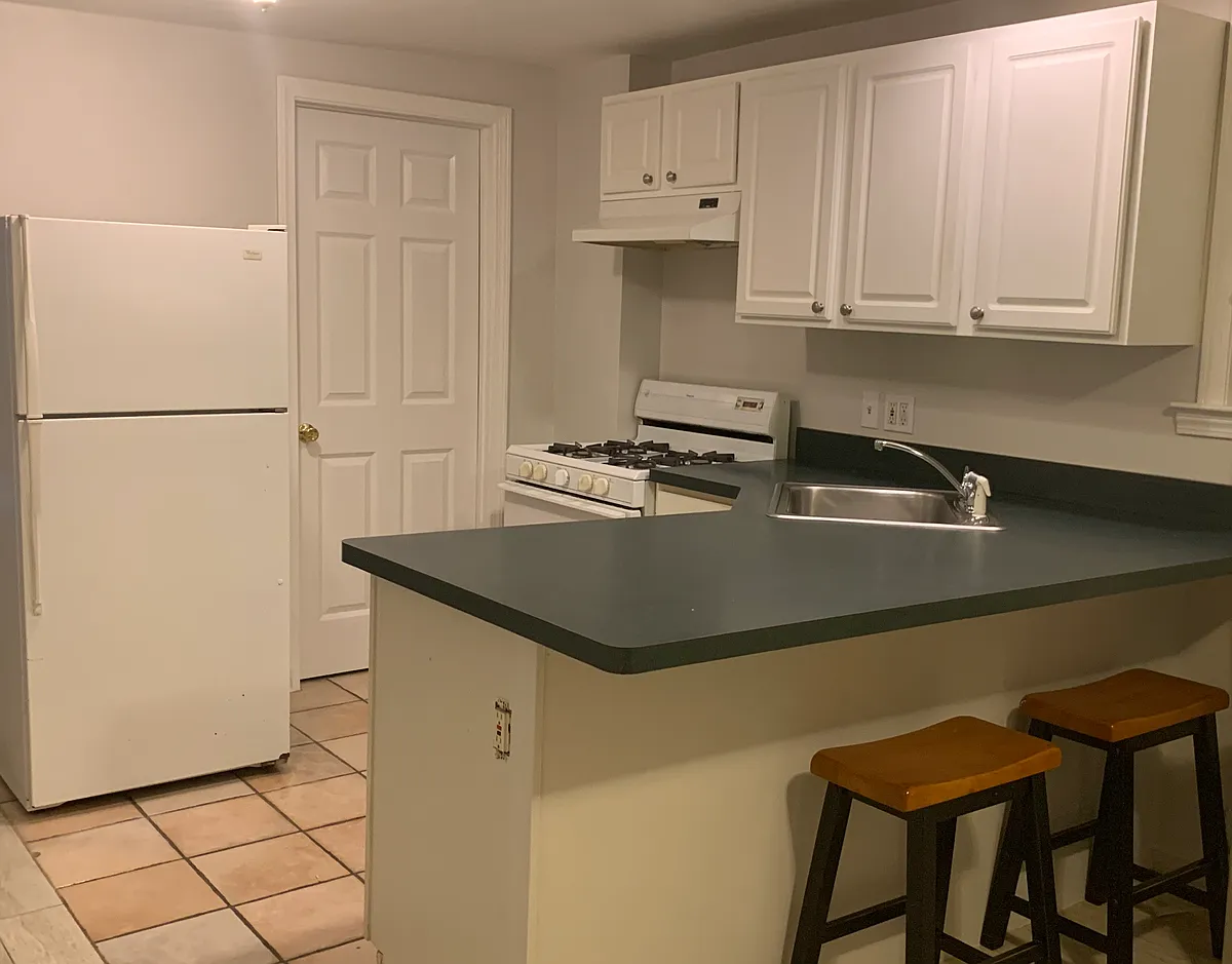 Building Photo - 7 Glover Ct #1