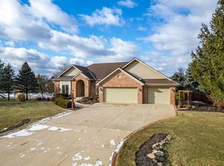 815 Beech Bay Rd, Poplar Grove, IL 61065