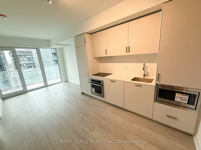 88 Queen St E #2912 — Photo 2