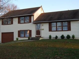 218 Aqua Ln, Delran, NJ 08075