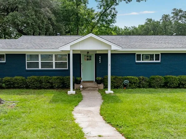 223 Laurel Rd, Athens, TX 75751