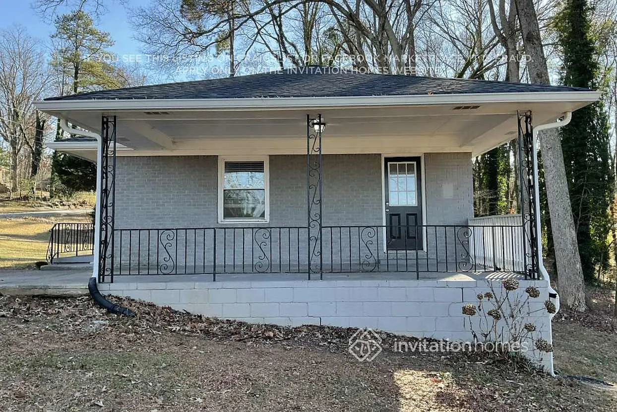 2505 Riggs Dr East Point, GA 30344 — Photo 2