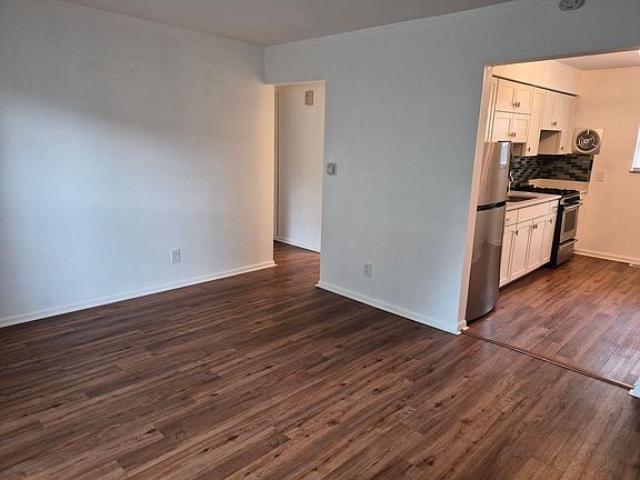 5th image of 3514 Valleston Pkwy APT 1