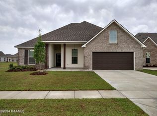 105 Fairdale Dr, Youngsville, LA 70592