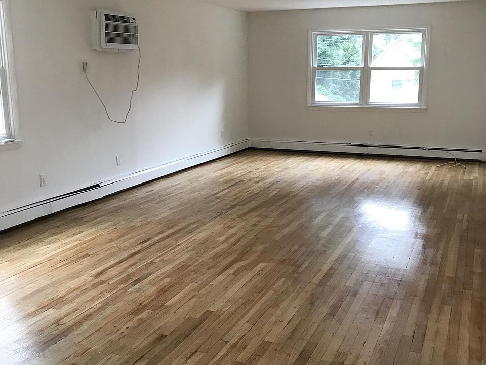 HUGE LIVING ROOM