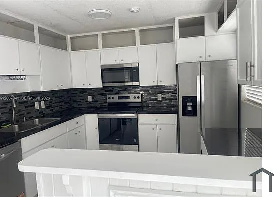 22330 SW 103rd Ct — Photo 2