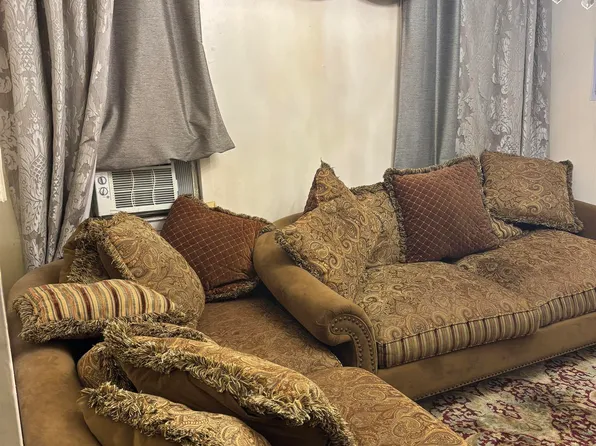 109 Centre Avenue image 9 of 19