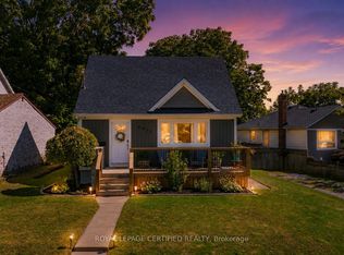 6077 Collins Dr, Niagara Falls, ON L2G 2S3