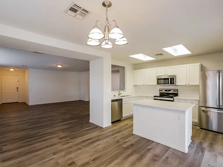 5725 E Flower Cir — Photo 7