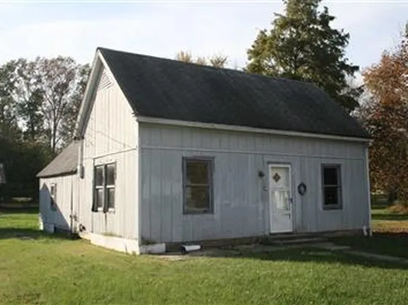 1332 W Crandall St, Mitchell, IN 47446