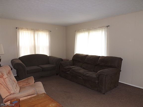 3rd image of 5307 N Woodman Ave