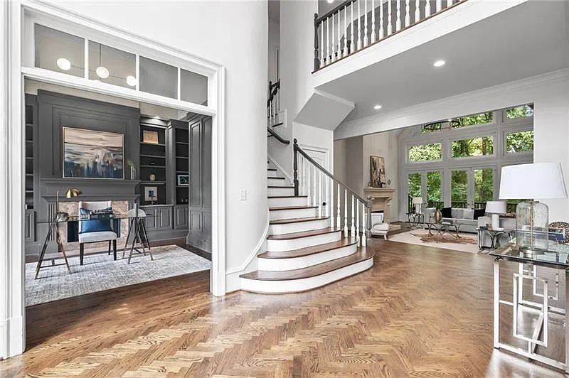 5 bed, 7.0 bath, 7692 sqft, $12,000 — Photo 4