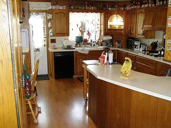 4th image of 13 Briarwood Ln Uppr Deerfield