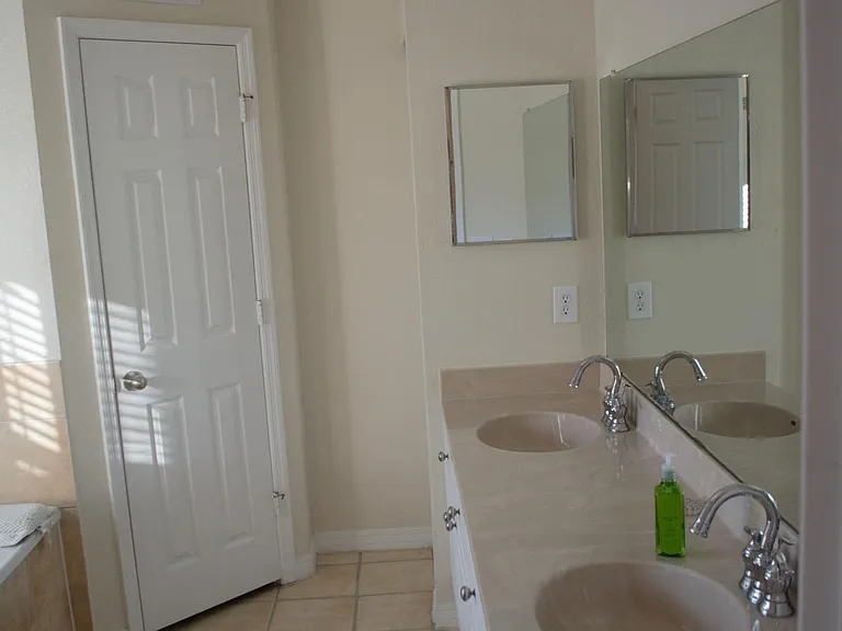 10817 Thames Vista Ct — Photo 25