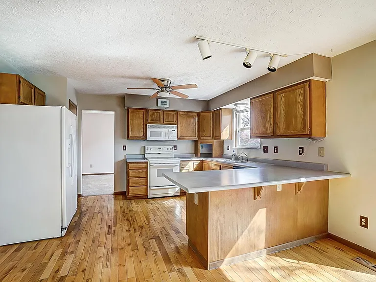 2444 Highlandtown Dr — Photo 38