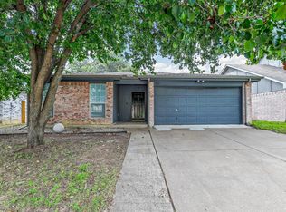 107 Moss Hill Dr, Arlington, TX 76018