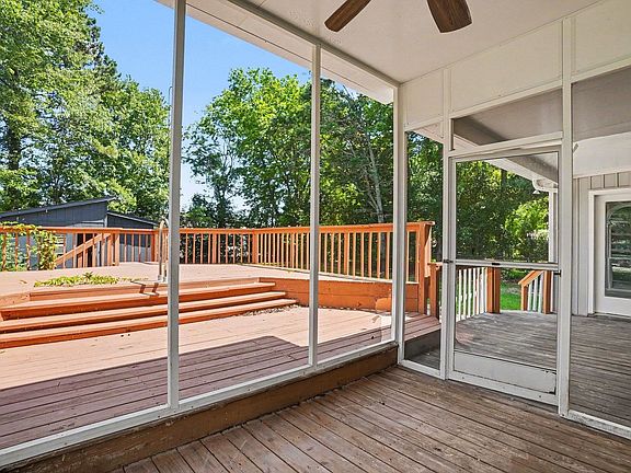 4th image of 213 Caropine Dr.