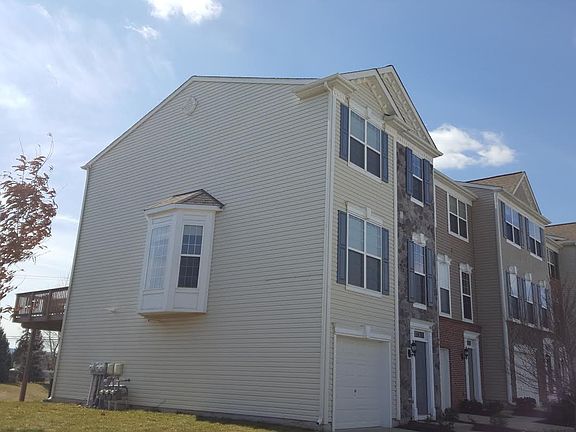 2nd image of 100 Hudson Dr