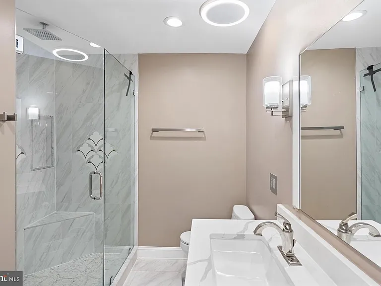 2419 Boston St — Photo 27