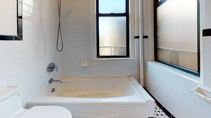 Rented by Bond New York | media 24