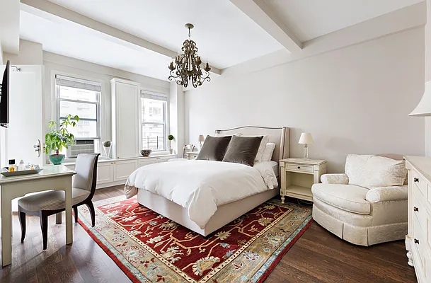 Sold by Compass | media 18