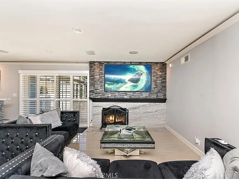 24226 Meadow Falls Dr — Photo 2