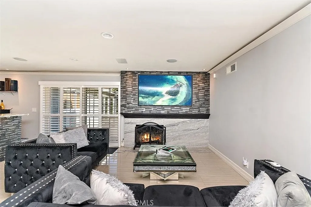 Building Photo - 24226 Meadow Falls Dr