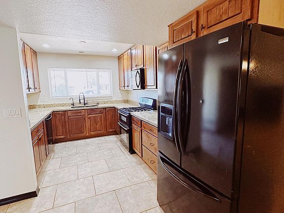 3rd image of 3944 E Shaw Butte Dr