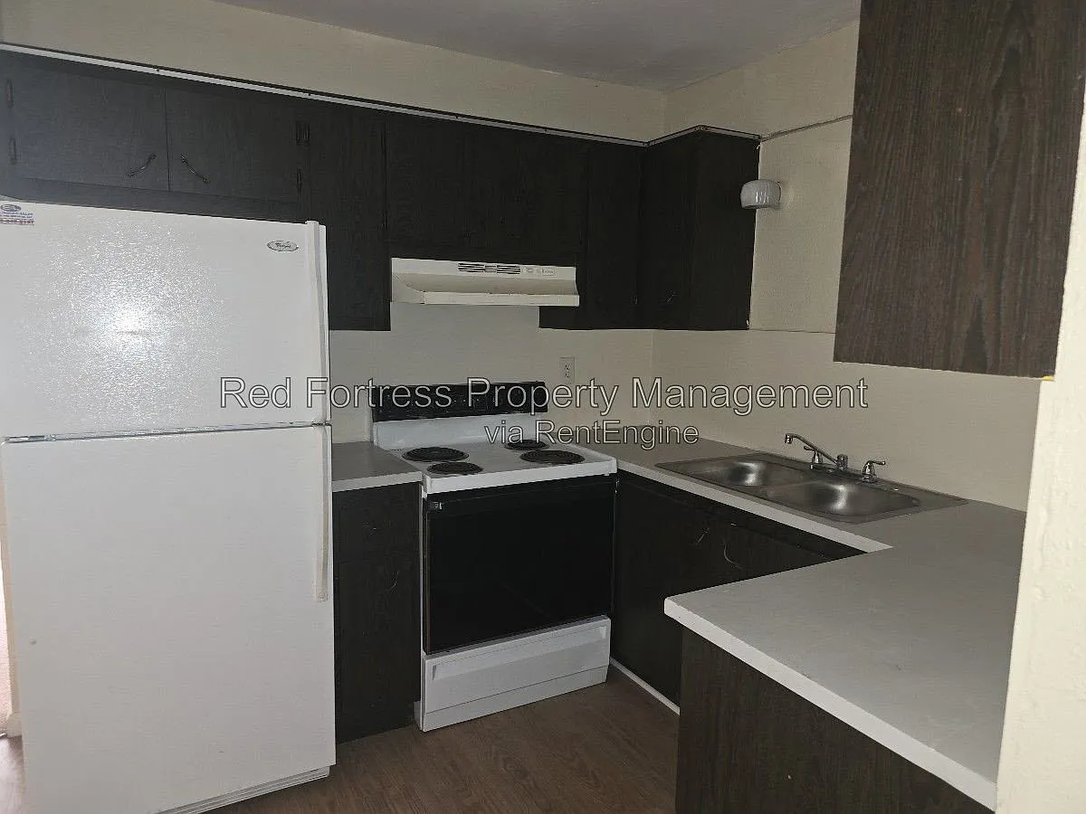 1 bed, 1.0 bath, $979 — Photo 4