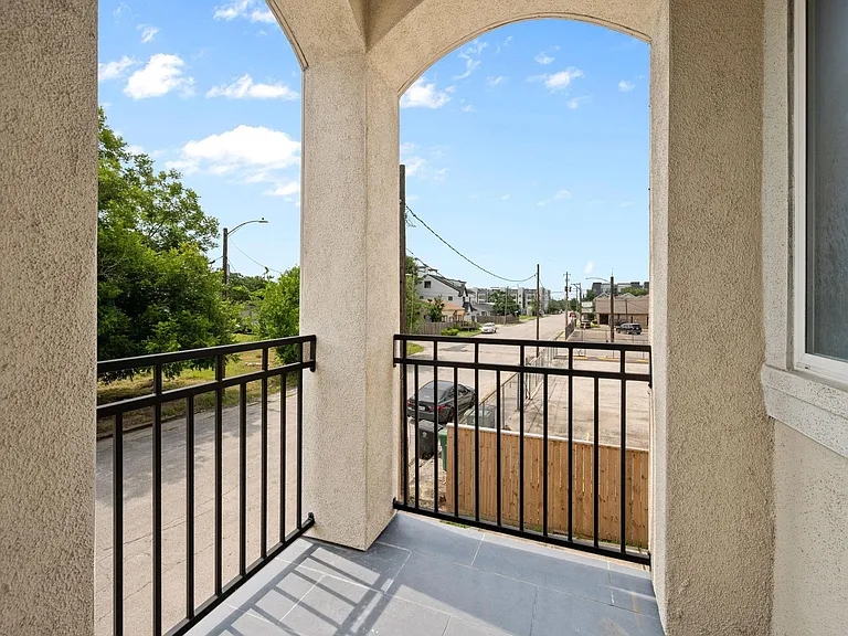 765 Grove St — Photo 13