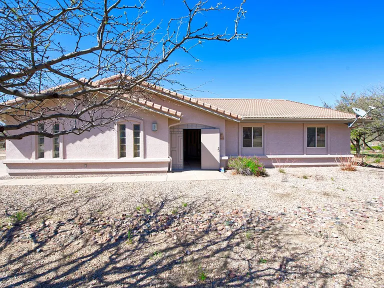 2601 E Suma Dr — Photo 1
