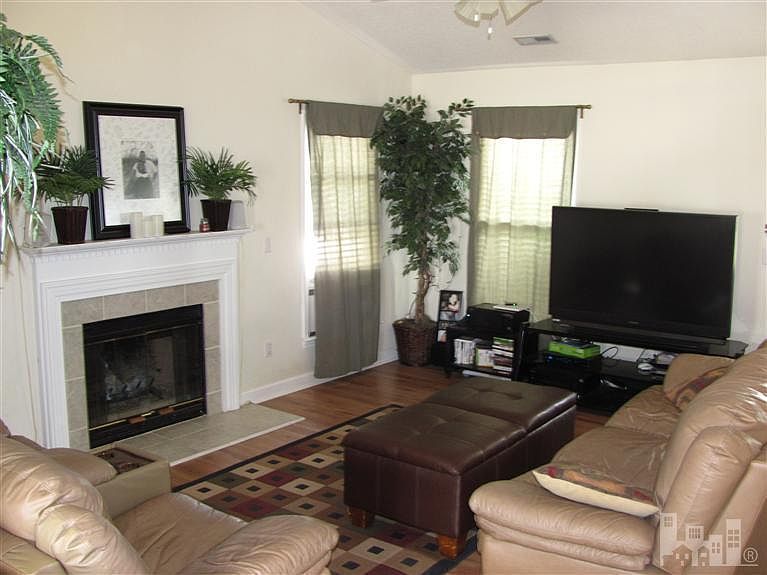 2nd image of 4417 Woodcroft Drive