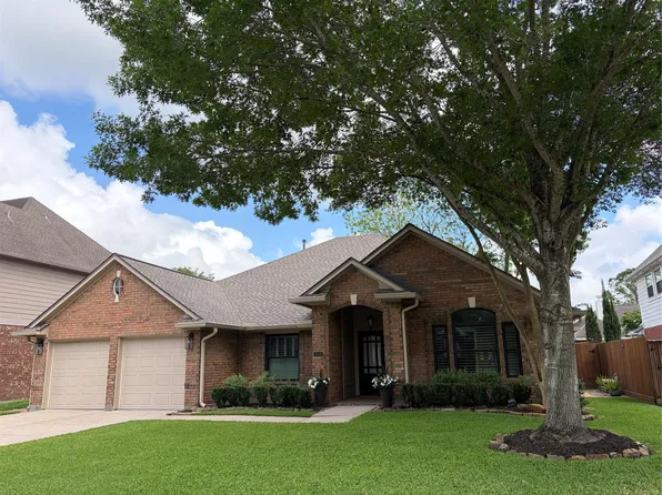 814 Maplewood Falls Ct, Houston, TX 77062