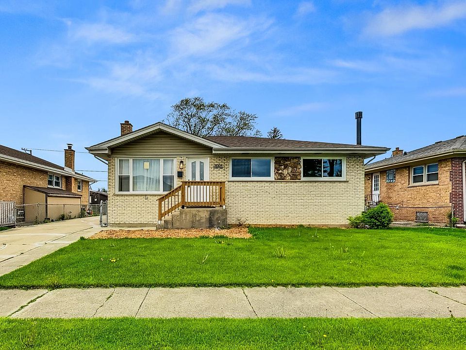 1st image of 300 1/2 44th Ave