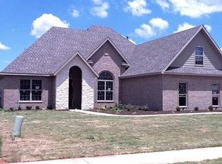 3400 SW 8th St, Bentonville, AR 72712