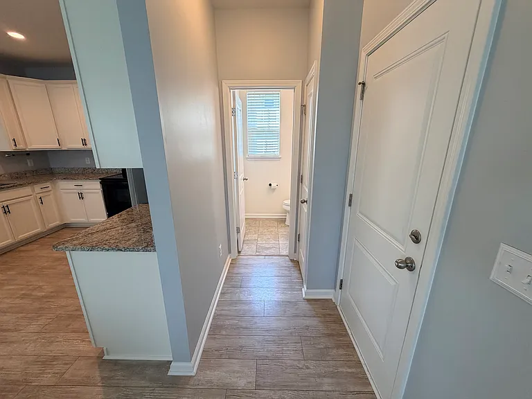 1355 Hermitage Ln — Photo 10