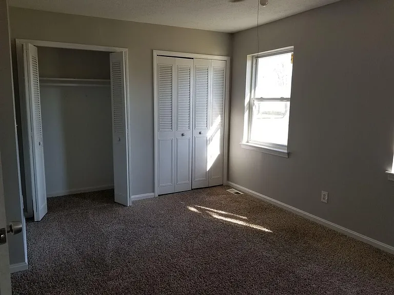 6918 Holly Lake Dr — Photo 3