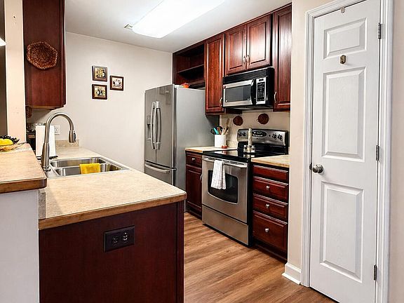 5th image of 1211 S Taylor Street